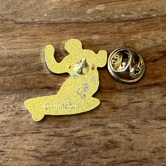 Surf Pin - Picture 3 of 3